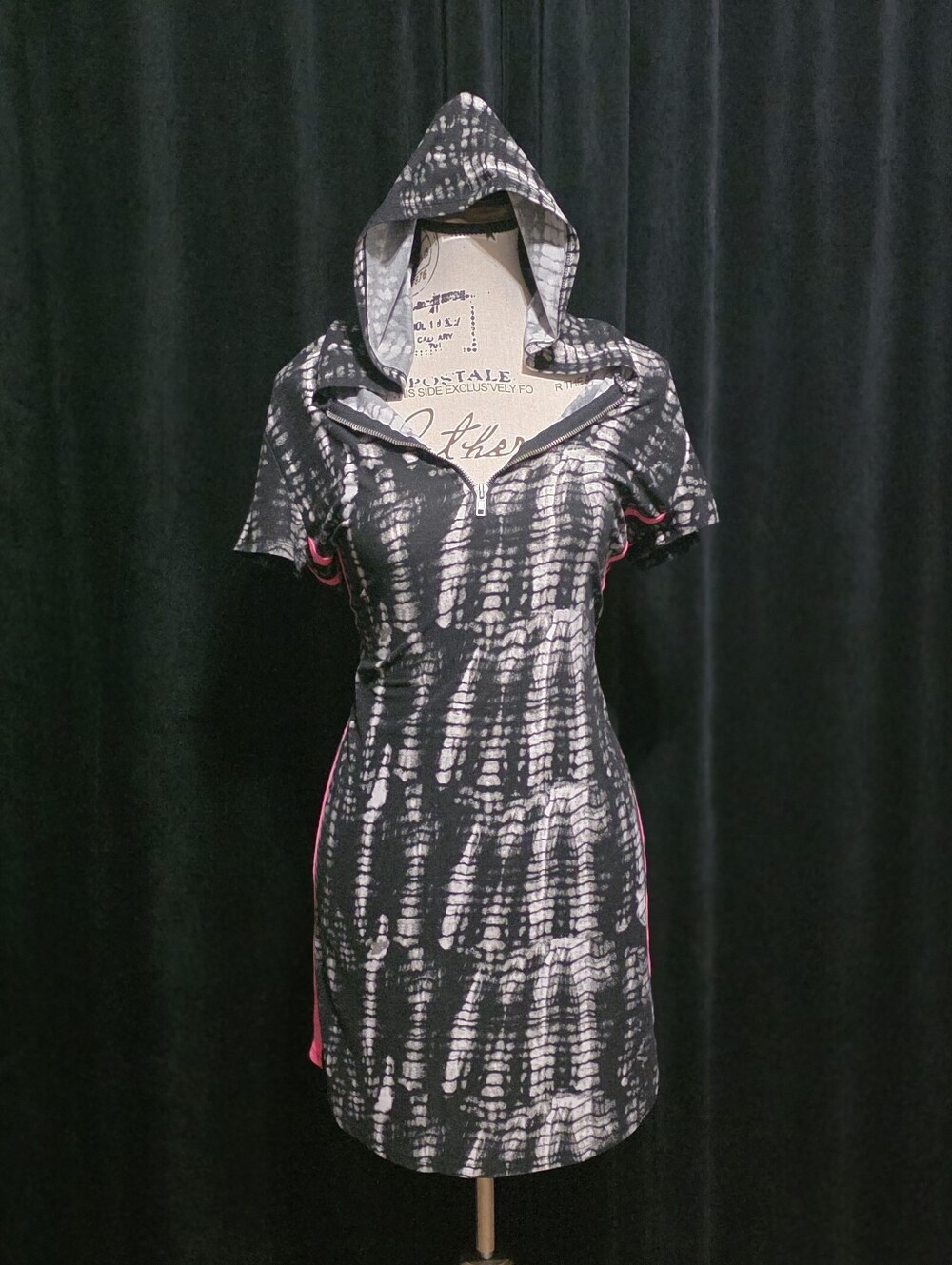 No Boundaries Hooded Half Zip Printed Mini Dress L